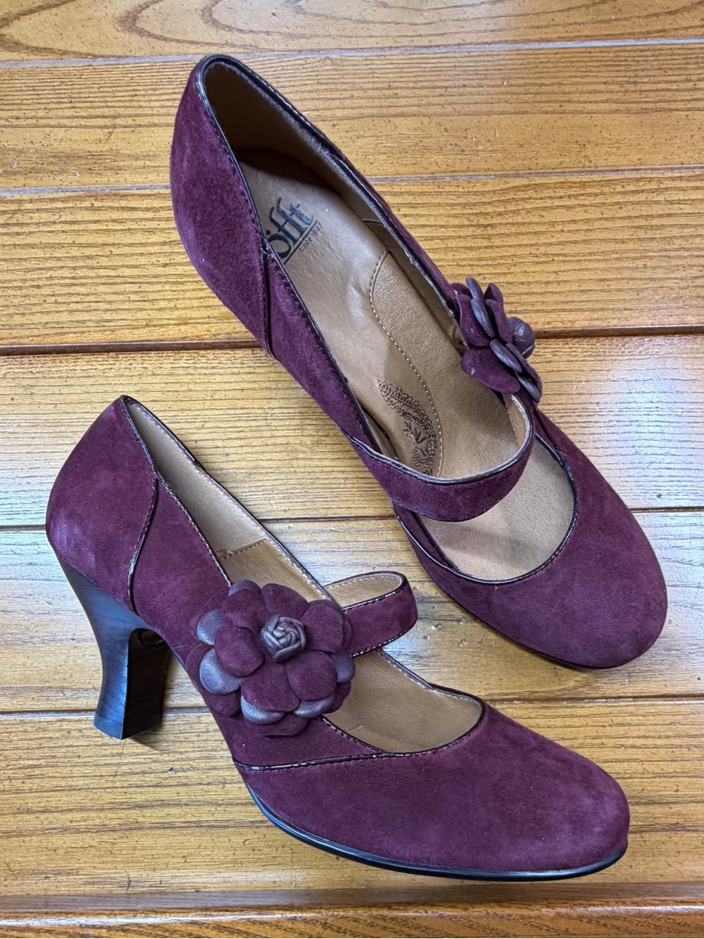 Söfft Burgundy Suede Mary Jane Heels — Size 9M